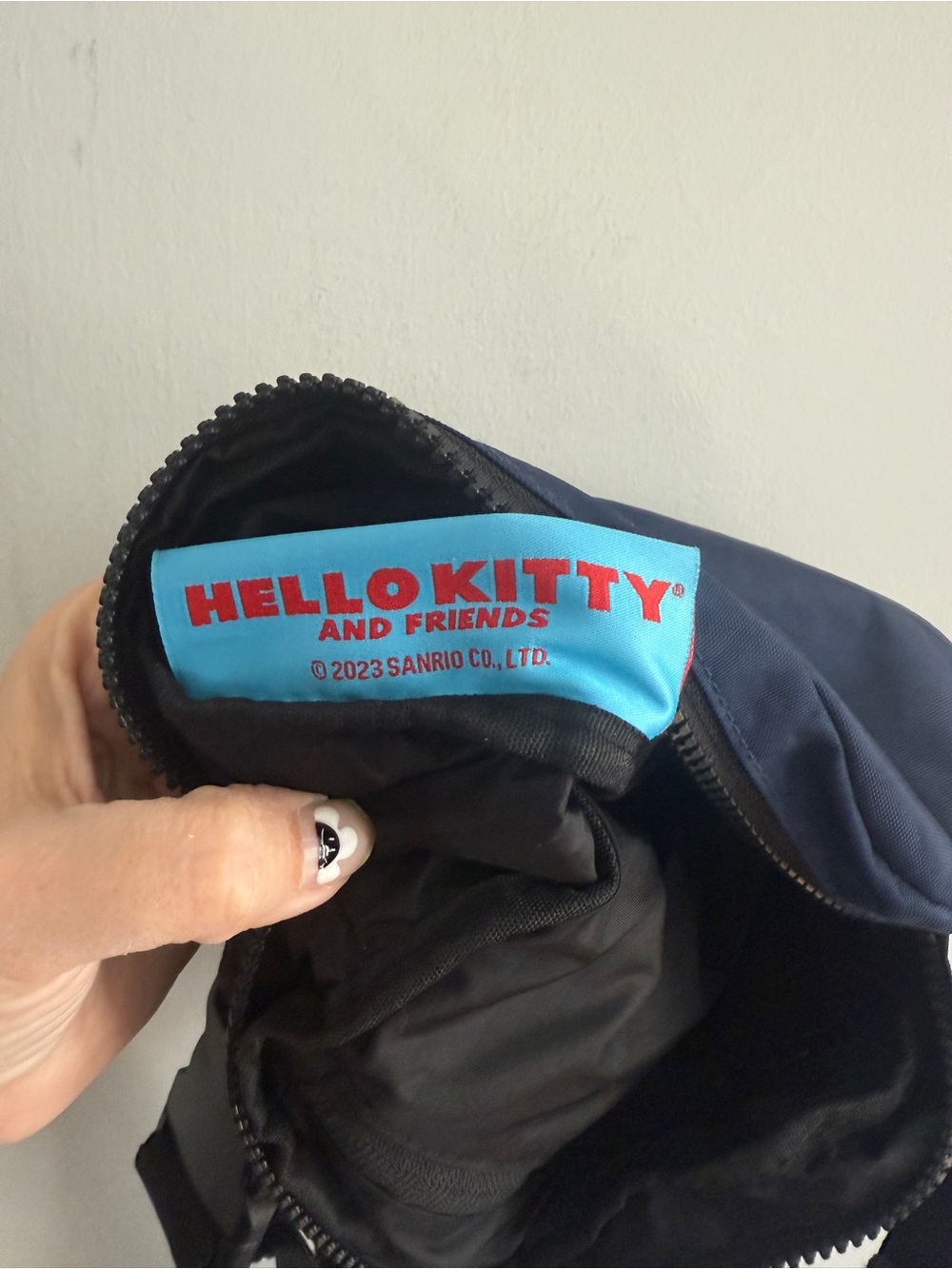 VGUC BAGGU x Hello Kitty Embroidered Fanny Pack - Picture 6 of 9